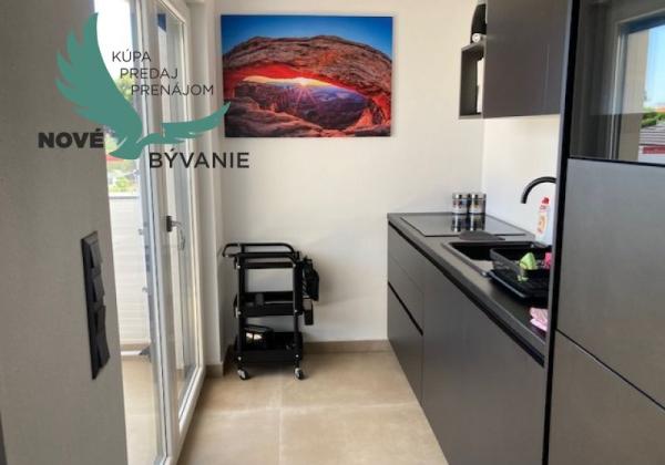 Chorvátsko - Apartmán so strešnou terasou