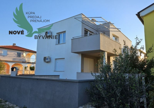 Na predaj  apartmán s výhľadom na more v Chorvátsku