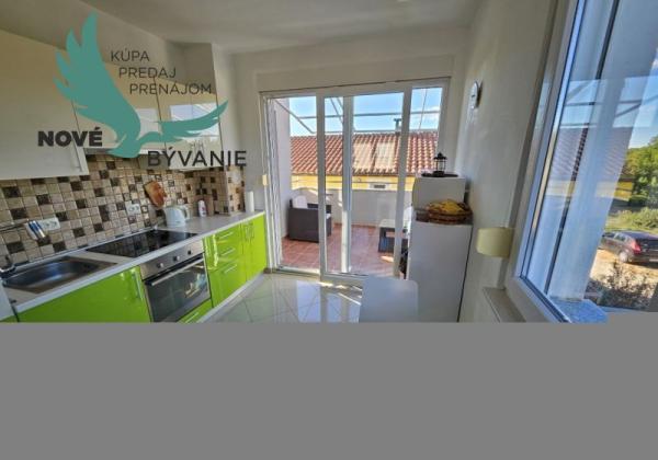 Na predaj  apartmán s výhľadom na more v Chorvátsku