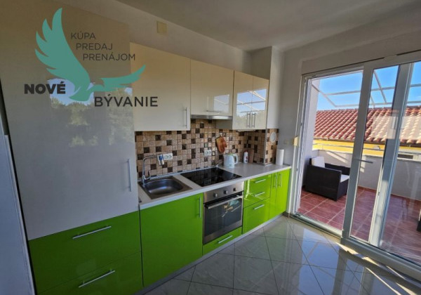 Na predaj  apartmán s výhľadom na more v Chorvátsku