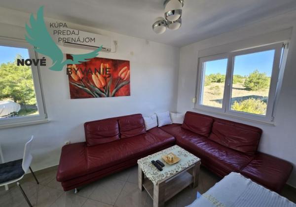 Na predaj  apartmán s výhľadom na more v Chorvátsku