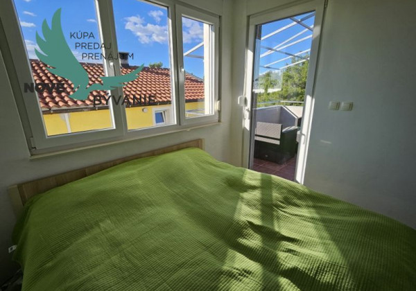 Na predaj  apartmán s výhľadom na more v Chorvátsku