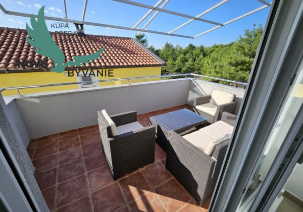 Na predaj  apartmán s výhľadom na more v Chorvátsku