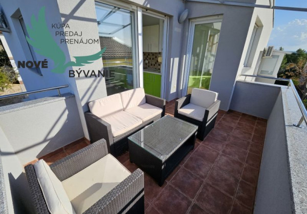 Na predaj  apartmán s výhľadom na more v Chorvátsku