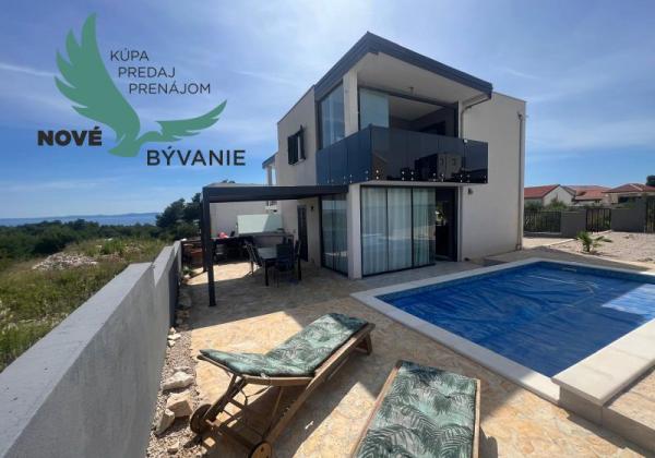 Chorvátsko - Na predaj novostavba s bazénom a výhľadom na more