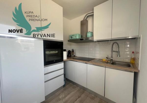 Chorvátsko - Na predaj novostavba s bazénom a výhľadom na more