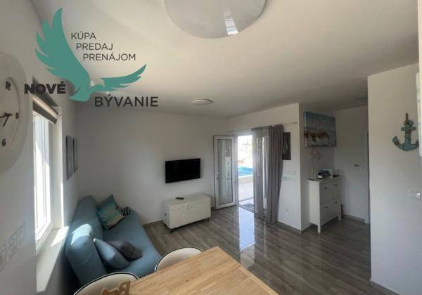 Chorvátsko - Na predaj novostavba s bazénom a výhľadom na more