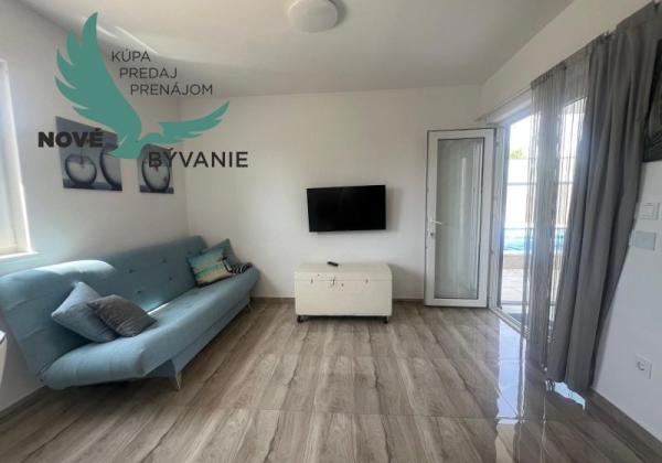 Chorvátsko - Na predaj novostavba s bazénom a výhľadom na more