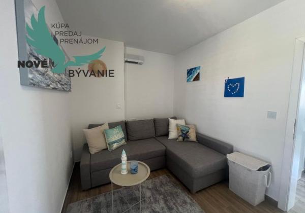 Chorvátsko - Na predaj novostavba s bazénom a výhľadom na more