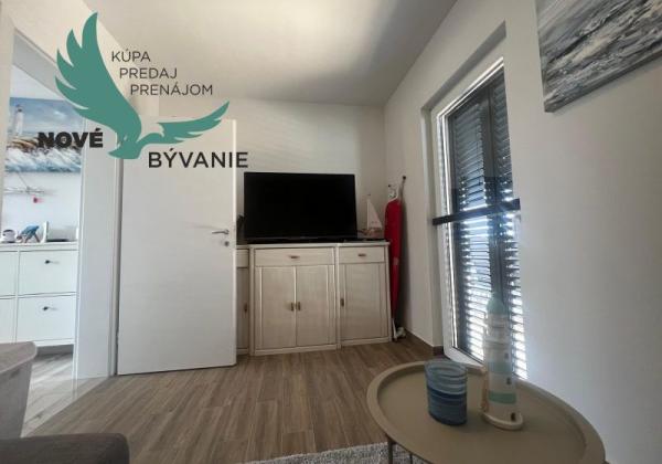 Chorvátsko - Na predaj novostavba s bazénom a výhľadom na more