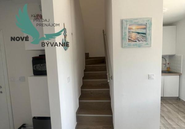 Chorvátsko - Na predaj novostavba s bazénom a výhľadom na more