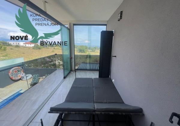 Chorvátsko - Na predaj novostavba s bazénom a výhľadom na more