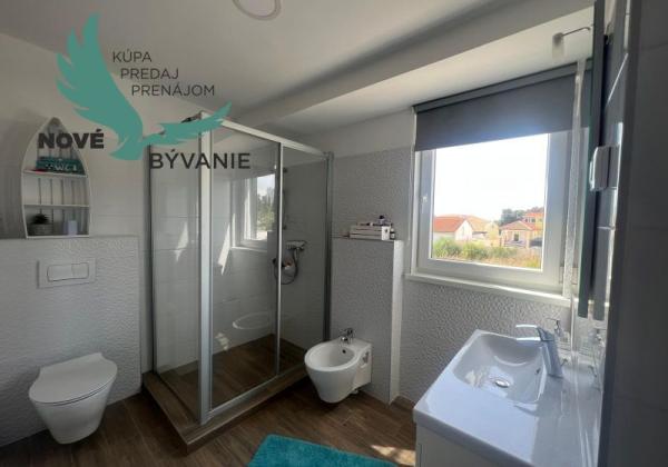 Chorvátsko - Na predaj novostavba s bazénom a výhľadom na more