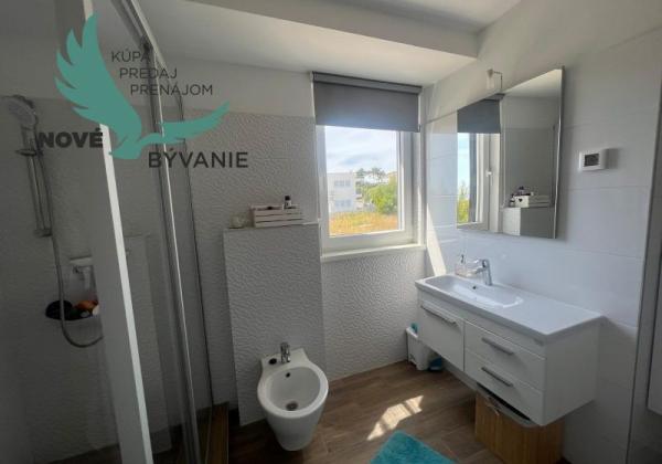 Chorvátsko - Na predaj novostavba s bazénom a výhľadom na more