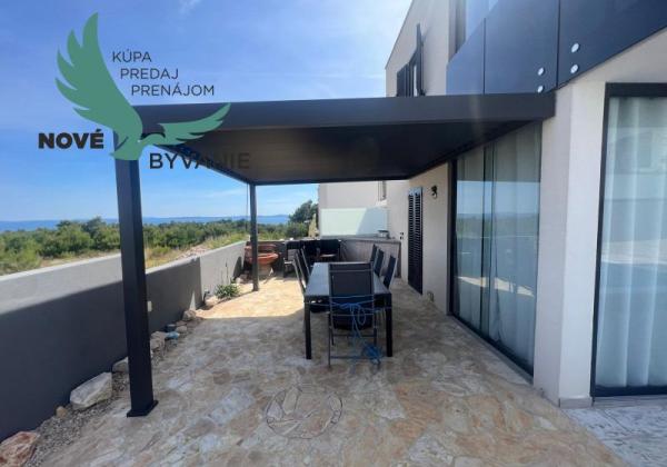 Chorvátsko - Na predaj novostavba s bazénom a výhľadom na more