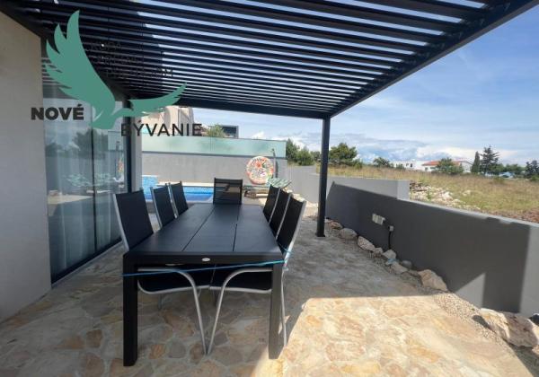 Chorvátsko - Na predaj novostavba s bazénom a výhľadom na more