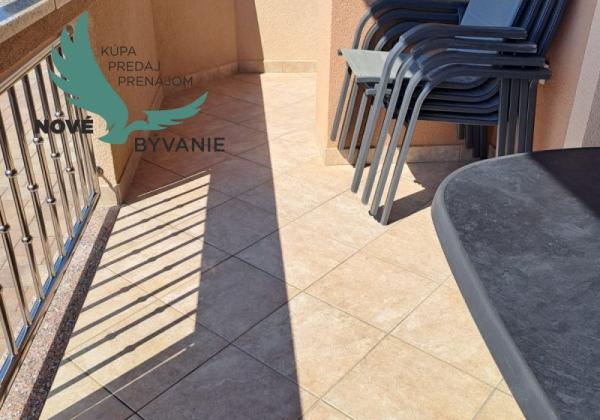 Apartmán s výhľadom na more a záhradou , Chorvatsko -Nin -Zaton