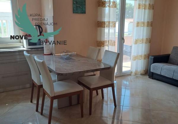 Apartmán s výhľadom na more a záhradou , Chorvatsko -Nin -Zaton