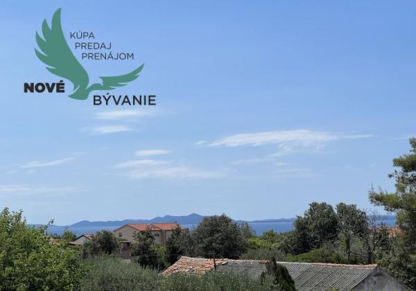 Dom 2x apartmán s výhľadom na more na ostrove Vir v Chorvátsku