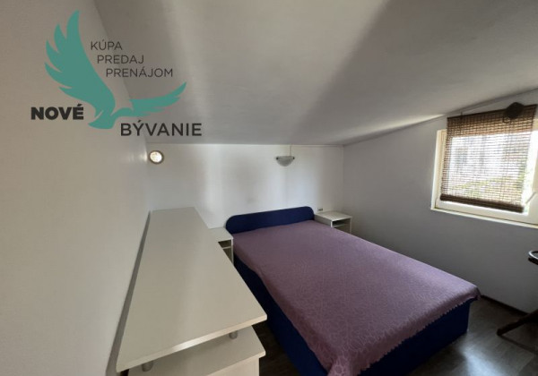Dom 2x apartmán s výhľadom na more na ostrove Vir v Chorvátsku