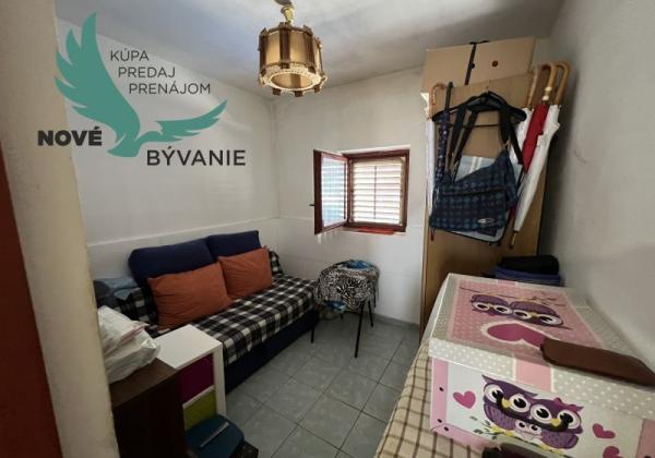 Dom 2x apartmán s výhľadom na more na ostrove Vir v Chorvátsku