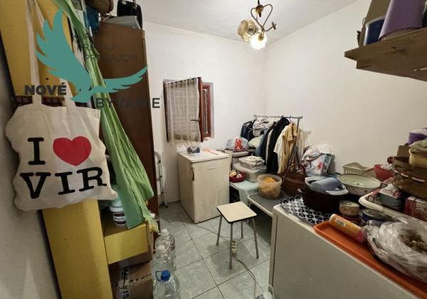 Dom 2x apartmán s výhľadom na more na ostrove Vir v Chorvátsku