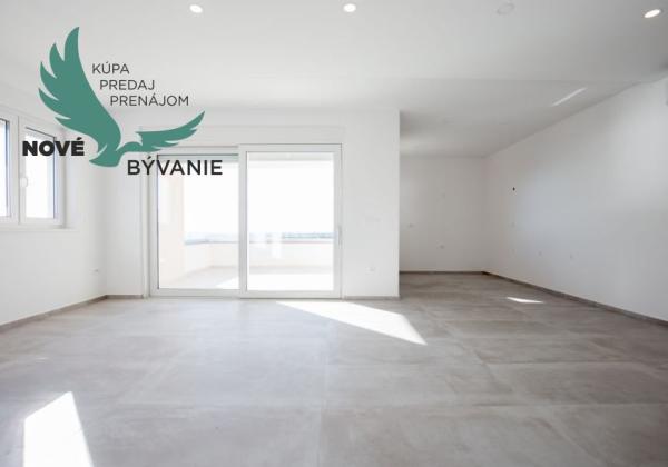 Luxusný apartmán s výhľadom na more len 30m od mora so 4x spálňou v Chorvátsku