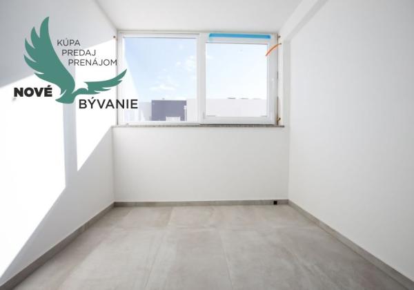 Luxusný apartmán s výhľadom na more len 30m od mora so 4x spálňou v Chorvátsku