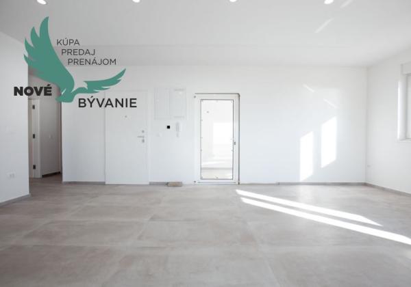 Luxusný apartmán s výhľadom na more len 30m od mora so 4x spálňou v Chorvátsku