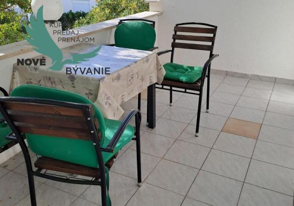 Apartmán len 80m od mora v Chorvátsku vhodný ako investícia