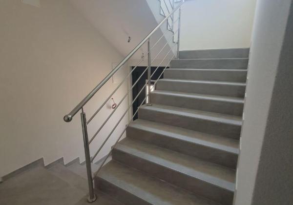 Novostavba apartmánu so strešnou terasou s nerušeným výhľadom na more len 150m od mora v Chorvátsku - Privlaka