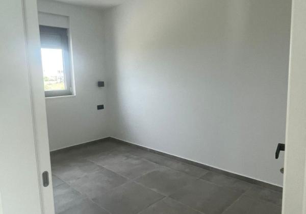 Luxusná novostavba len 70m od mora s výhľadom na more v Chorvátsku v Privlake