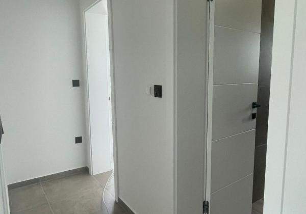 Luxusná novostavba len 70m od mora s výhľadom na more v Chorvátsku v Privlake