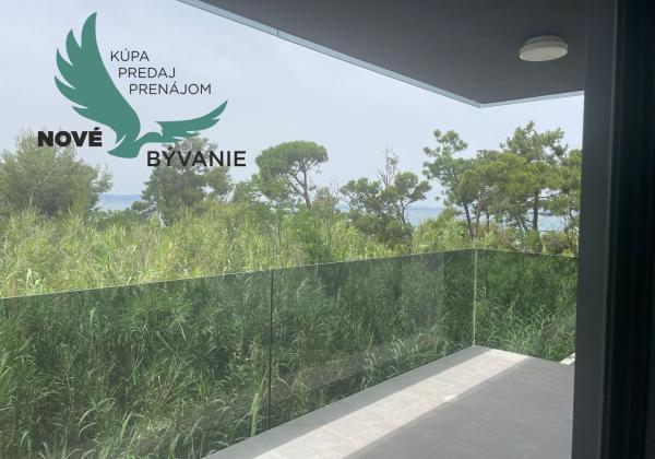 Luxusná novostavba len 70m od mora s výhľadom na more v Chorvátsku v Privlake