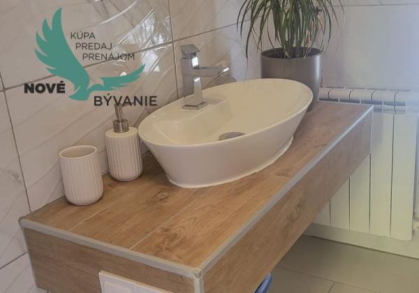 Predaj dva apartmány len 200m od mora s výhľadom na more, Chorvátsko