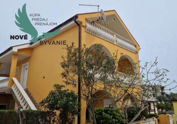 Dom 2x apartmán blízko mora v Chorvátsku na ostrove Vir