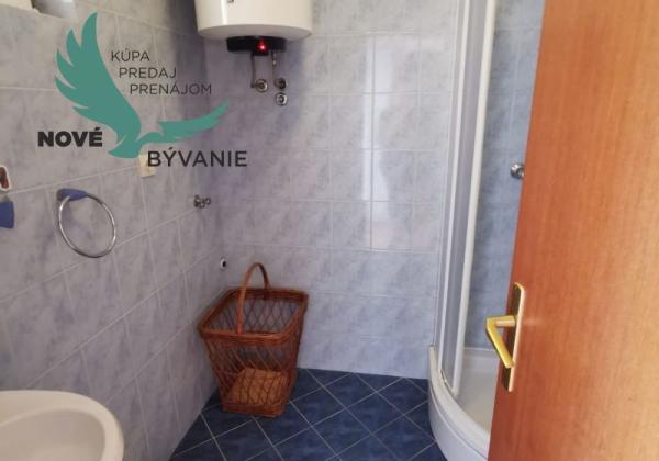 Dom 2x apartmán blízko mora v Chorvátsku na ostrove Vir