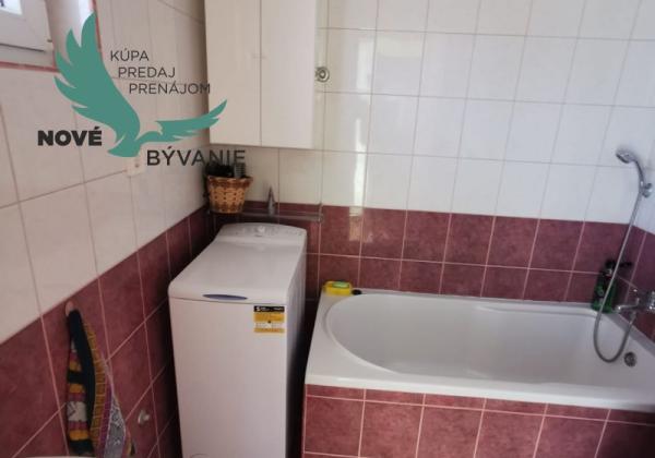 Dom 2x apartmán blízko mora v Chorvátsku na ostrove Vir
