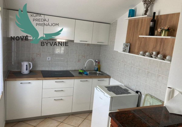 Chorvátsko - Exkluzívne dom 2x apartmán, 150m od mora a výhľadom na more