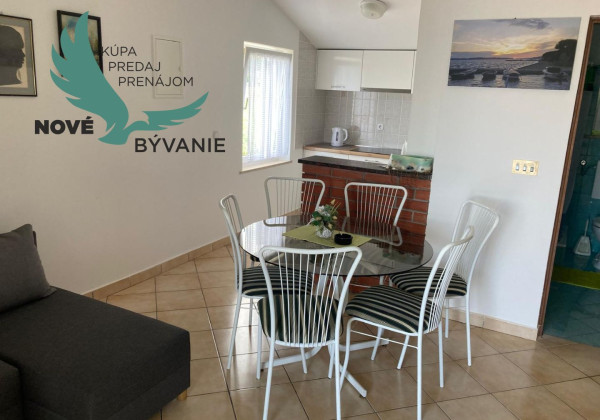 Chorvátsko - Exkluzívne dom 2x apartmán, 150m od mora a výhľadom na more