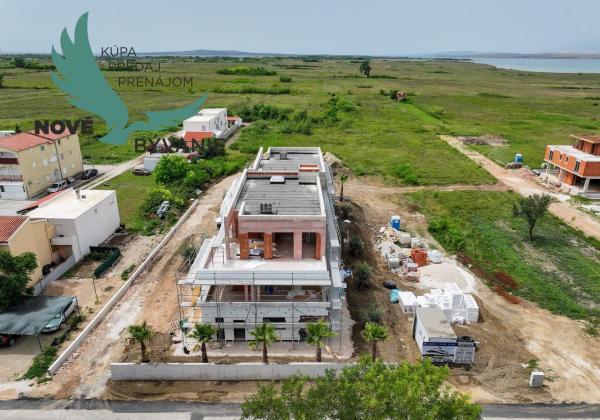Luxusná novostavba pri nádhernej pieskovej pláži v Chorvátsku - Privlaka