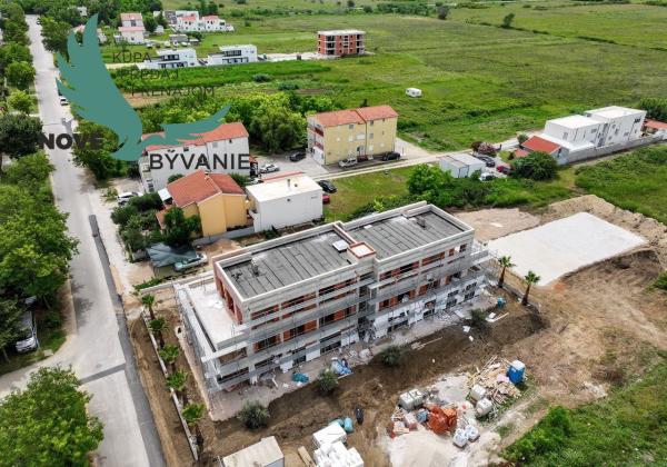 Luxusná novostavba pri nádhernej pieskovej pláži v Chorvátsku - Privlaka