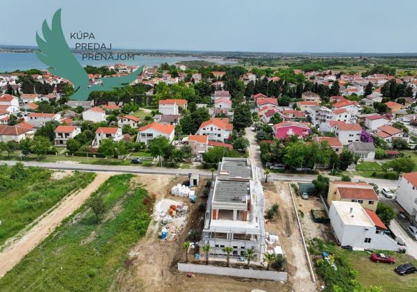 Luxusná novostavba pri nádhernej pieskovej pláži v Chorvátsku - Privlaka