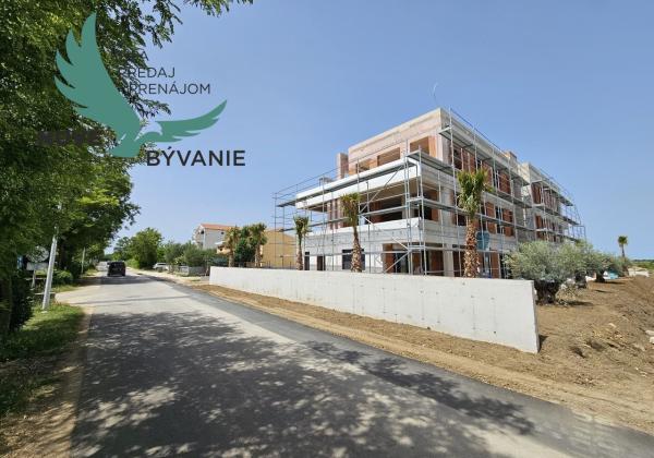 Luxusná novostavba pri nádhernej pieskovej pláži v Chorvátsku - Privlaka