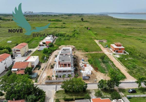 Luxusná novostavba pri nádhernej pieskovej pláži v Chorvátsku - Privlaka