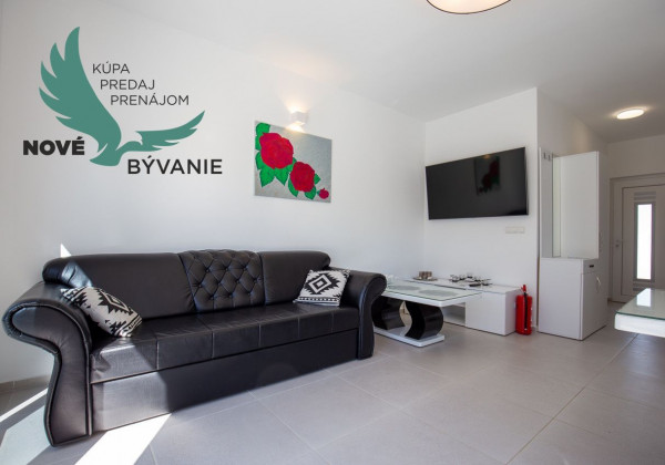 Chorvátsko - Apartmán s bazénom a dvorom na ostrove Vir