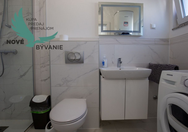 Chorvátsko - Apartmán s bazénom a dvorom na ostrove Vir