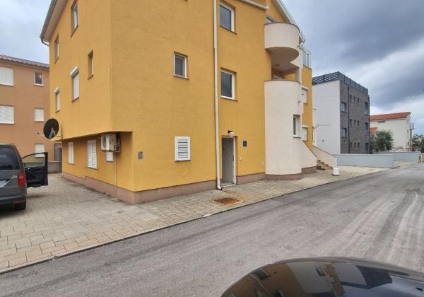 Chorvátsko - Apartmán len 80m od mora na ostrove Vir - Prezida