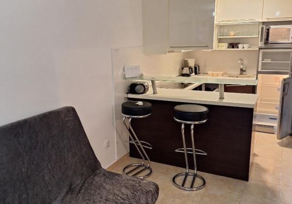 Chorvátsko - Apartmán len 80m od mora na ostrove Vir - Prezida