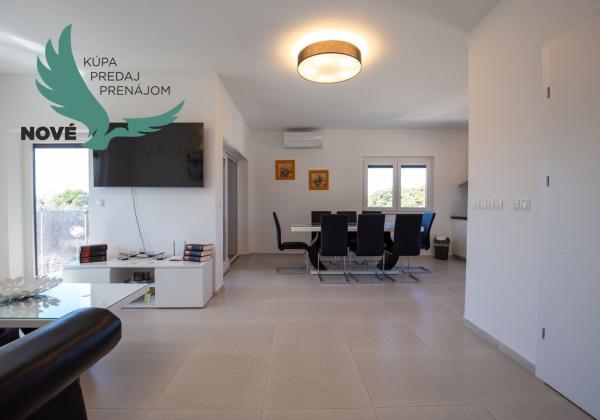 Chorvátsko - Na predaj apartmán 3x spálňa na ostrove Vir